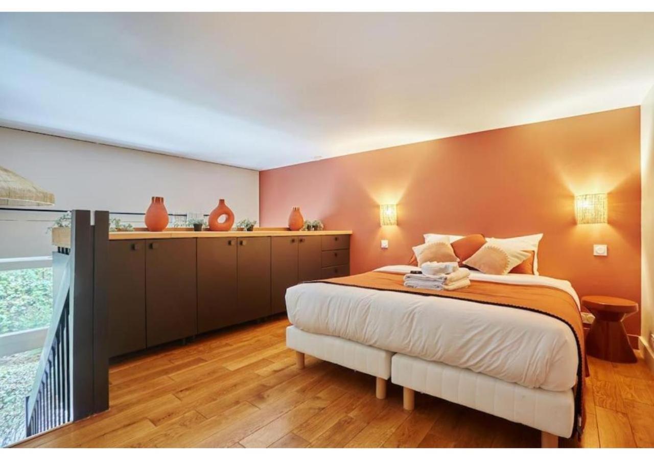 Appartement Le Marais Place Des Vosges By Prestige Paris